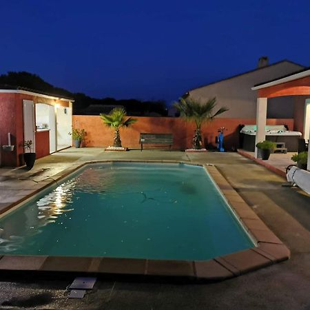 Villa Elegante A Carcassonne Avec Jardin Et Jacuzzi Exterior photo