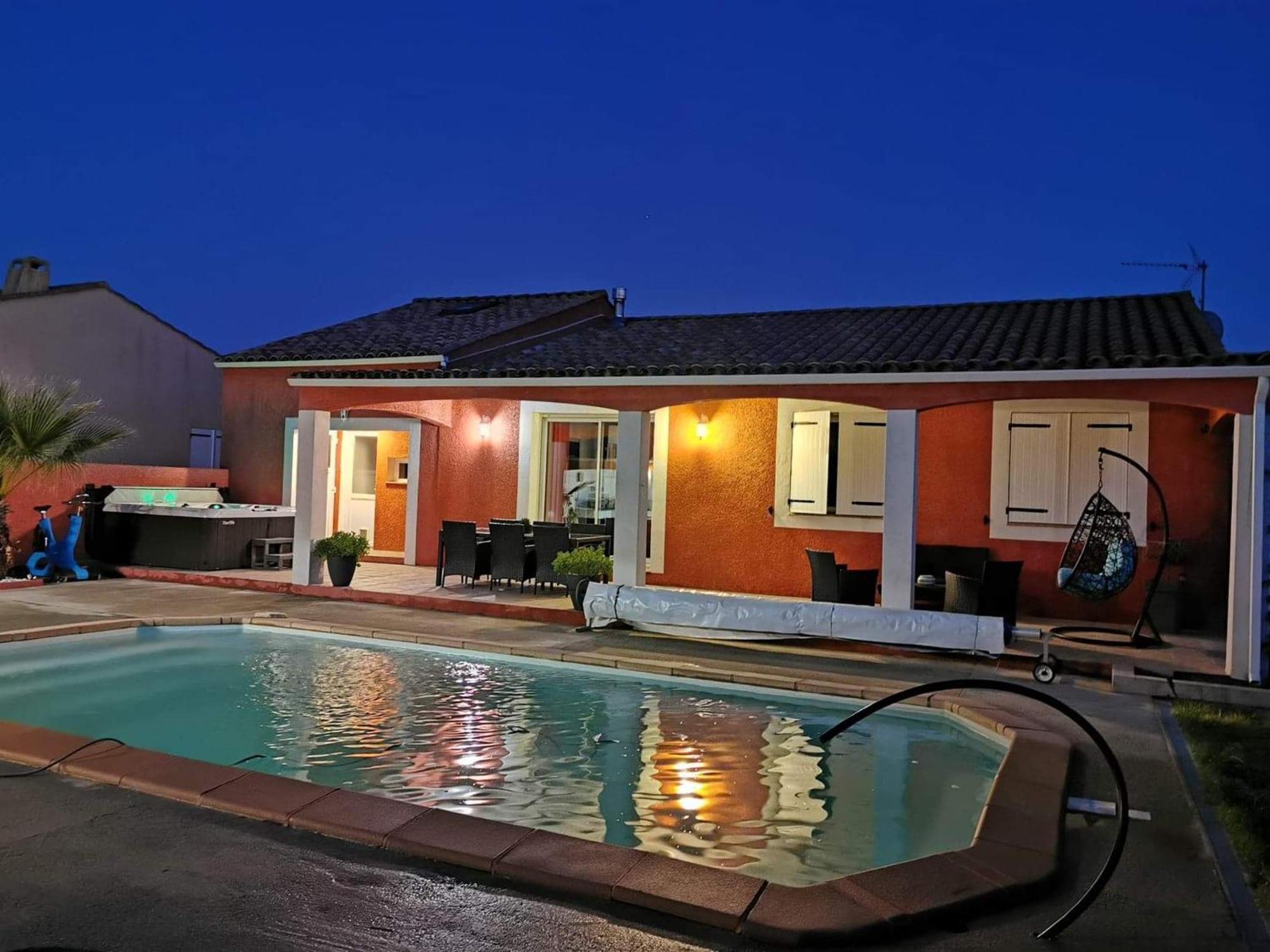 Villa Elegante A Carcassonne Avec Jardin Et Jacuzzi Exterior photo