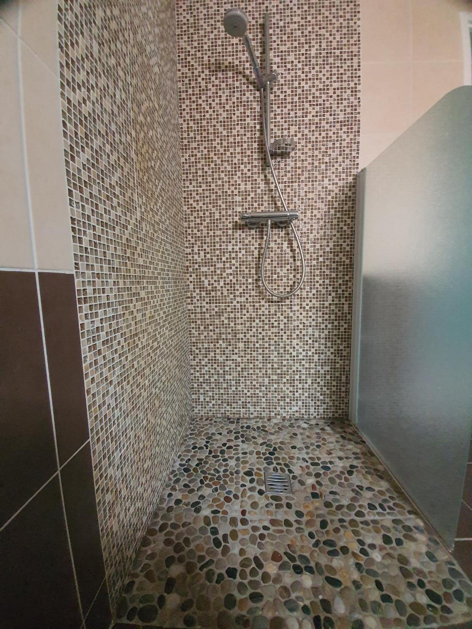 Villa Elegante A Carcassonne Avec Jardin Et Jacuzzi Exterior photo